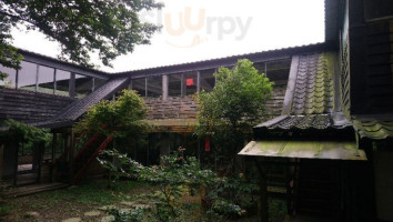 Sōng Yuán Chán Lín Outside