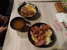 Chāo Jí Fàn Tǒng Jiā Yì Zhàn Qián Diàn food