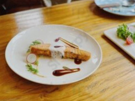 Luò Měi Huā Yuán Shuāng Nán Diàn inside