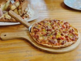 Luò Měi Huā Yuán Shuāng Nán Diàn food