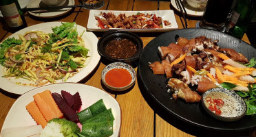 Nhà Hàng Sứ Bia food