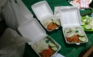 Warung Makan Geprekan (mr.geprek) food