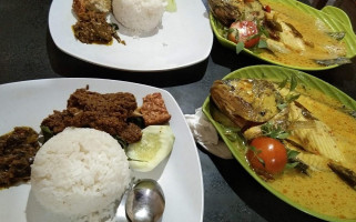 Rumah Makan Padang Simpang Mawar food