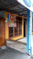 Warung Mbak Tia outside