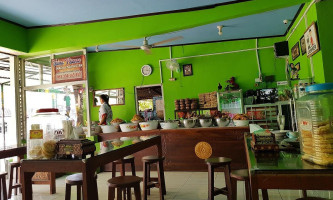 Nasi Pecel Bu Parti 3 Magetan inside