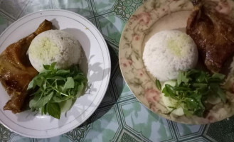 Ayam Bebek Goreng Moro Seneng Pak Budi food