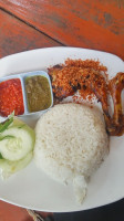 Resto Ayam Bakar Ngimbang food