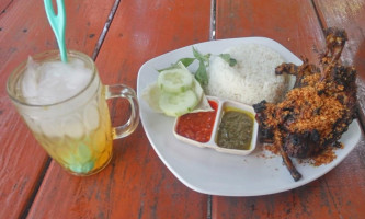 Resto Ayam Bakar Ngimbang food