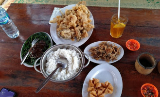 Sendang Ayu Rumah Makan Dan Pemancingan food