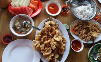 Sendang Ayu Rumah Makan Dan Pemancingan food