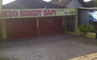 Bakso Kokot Sapi (mas Majid Kemangi) outside