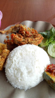 Aneka Geprek Kediri food