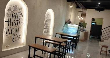 Cafe Horee inside