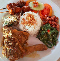 Warung Makan Halalan Toyyiban food