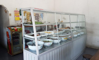 Warung Makan Mbak Tin inside