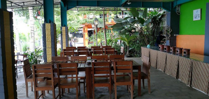 The Manglung Cafe inside