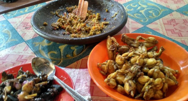 Warung Belut Brenggolo food