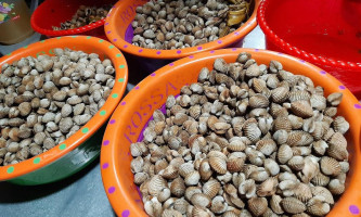 Aneka Kerang Rebus Dan Goreng food