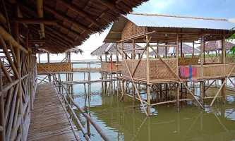 Saung Ikan Bakar F3 Bang Mahfud outside