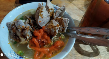 Baso Sop Balungan Pak Joyo food