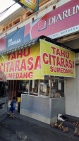 Tahu Citarasa outside