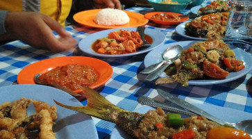 Borneo Seafood Center food