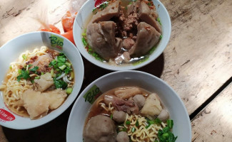 Rumah Bakso Mang Enjen food