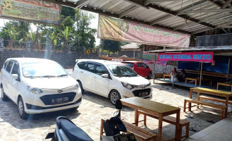 Kedai Bunda Enyo (rumah Makan Kafetaria) outside