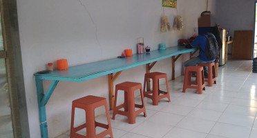 Warung Suroboyo inside