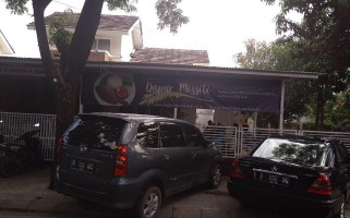 Dapur Missiti outside