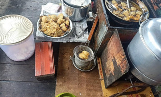 Coto Manggala Warung Gardu food