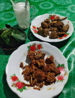 Warung Makan Mama Tumplek food