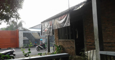 Warung Makan Mbah Zanah outside