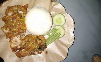 Warung Geprek Sasak food