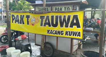 Tauwa Pak To outside