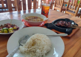 Warung Sate Kambing Pak To Bandang Etan food