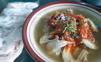 Soto Ayam Om Ucil food