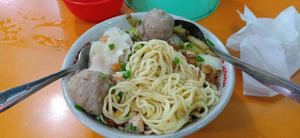 Bakso Pangsit Mie Ayam Warung Pantes food