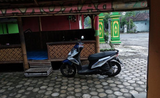 Warung Makan Lesehan Mbok Man outside