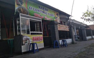 Bakso Lontong Tahu Mbah Semar+ Warung Kopi Dengan Fasilitas Layar Lebar+wifi Gratis outside