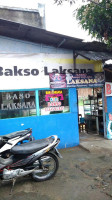 Bakso Laksana Wanareja outside