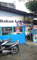 Bakso Laksana Wanareja outside