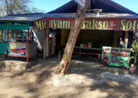 Mie Ayam Bakso Soto Wonogiri outside