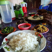 Warung Rw Khas Manado Maumere food