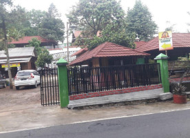 Rest Area Rumah Makan Si Mbok Purwakarta outside