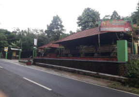 Rest Area Rumah Makan Si Mbok Purwakarta outside