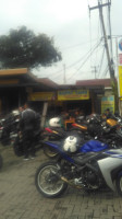 Kupat Tahu Mangunreja outside