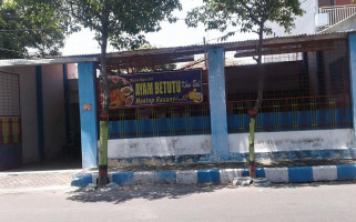 Dapur Soto Sulung outside