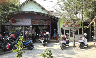 Bakso Mie Ayam Mangkok outside