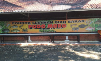 Rm Ikan Bakar Podo Moro outside